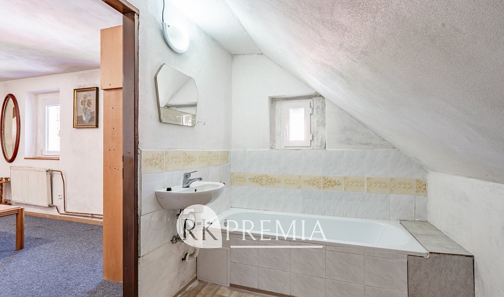 Prodej domu 430 m² s pozemkem 460 m², Vejprty – náhled fotky 24