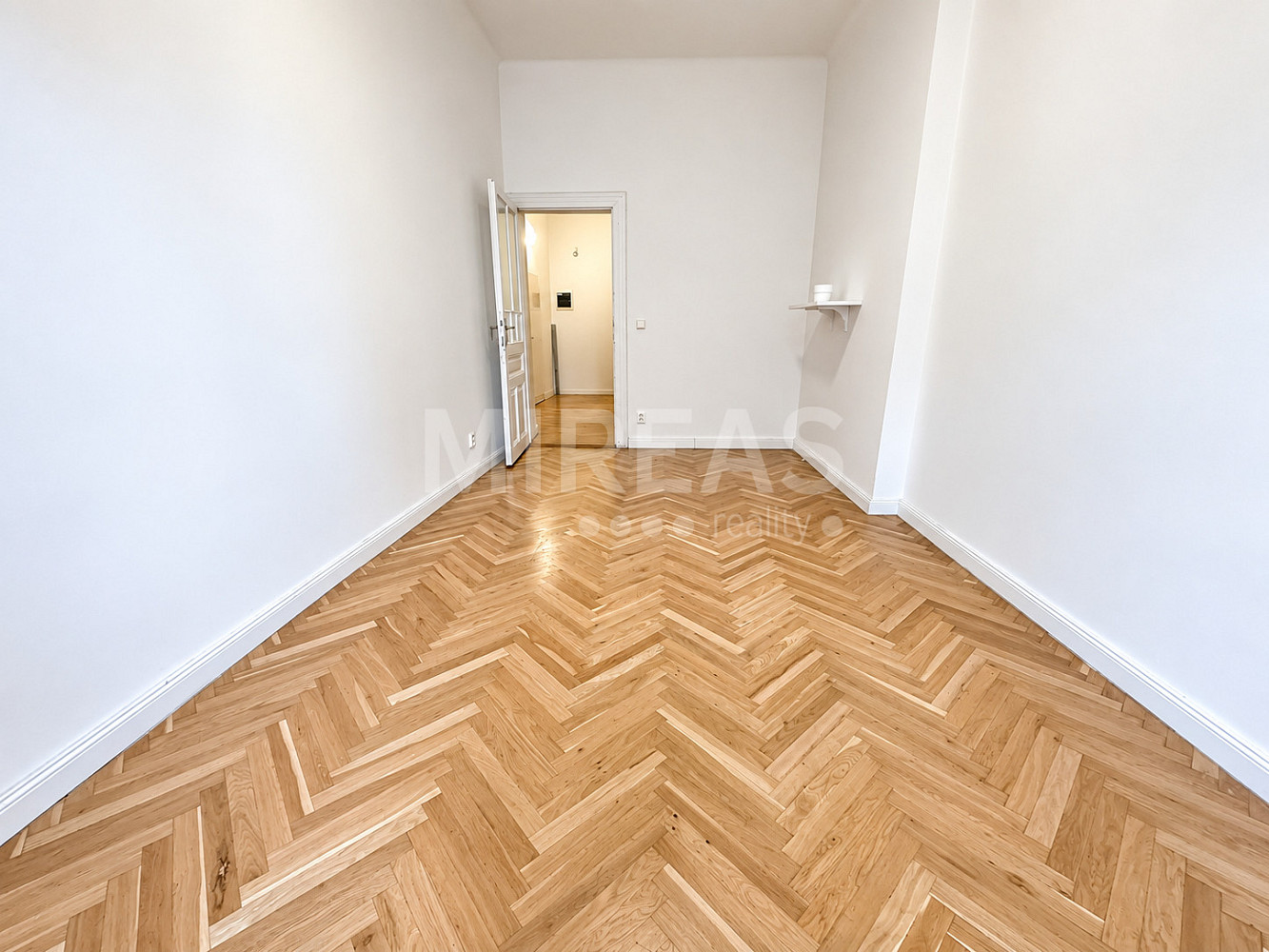 Pronájem bytu 1+1 30 m² – fotografie 3