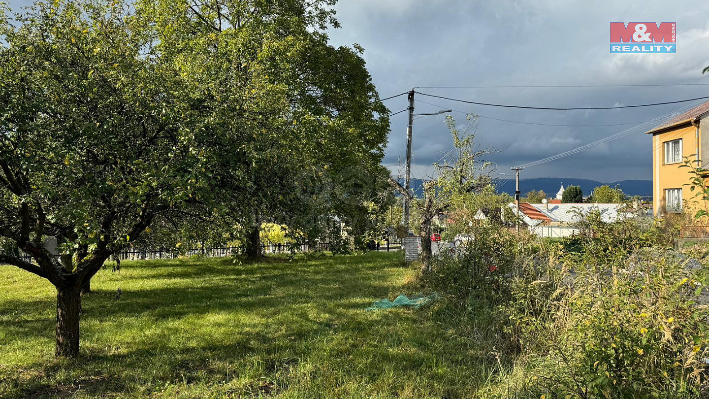 Prodej stavebního pozemku 1 599 m² – fotografie 2