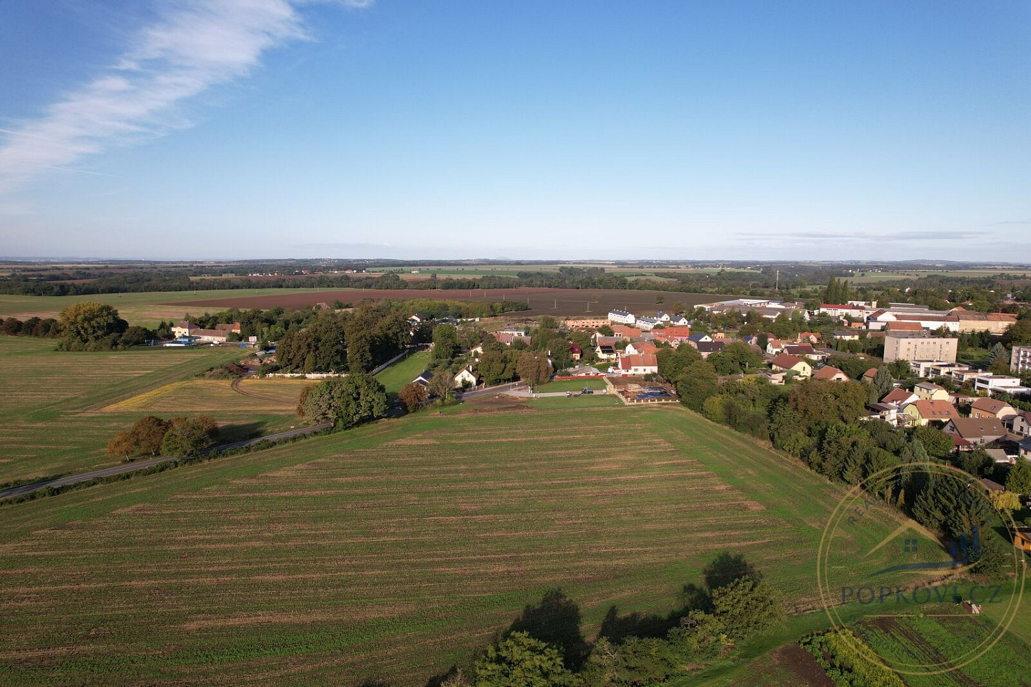 Prodej stavebního pozemku 914 m² – fotografie 3