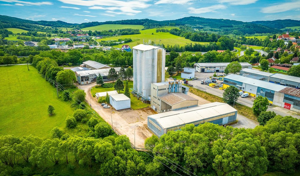 Prodej výrobních prostor 9 957 m², Kájov – náhled fotky 4