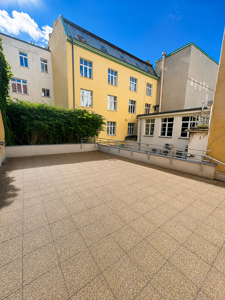 Pronájem bytu 2+kk 65 m² - Więcej
