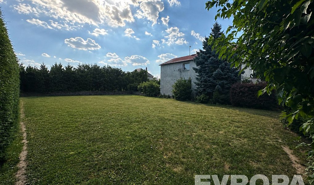 Prodej stavebního pozemku 365 m², Praha – náhled fotky 2