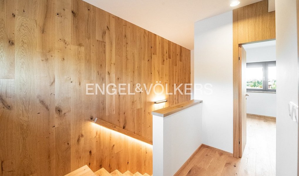 Pronájem domu 141 m² s pozemkem 301 m², Praha – náhled fotky 10