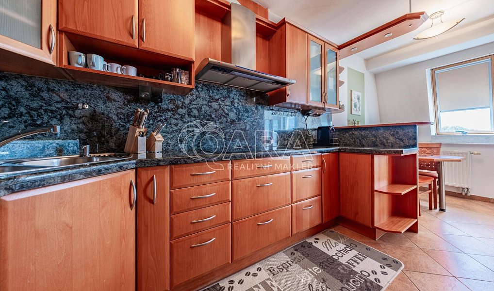 Pronájem bytu 4+1 117 m², Praha – náhled fotky 3