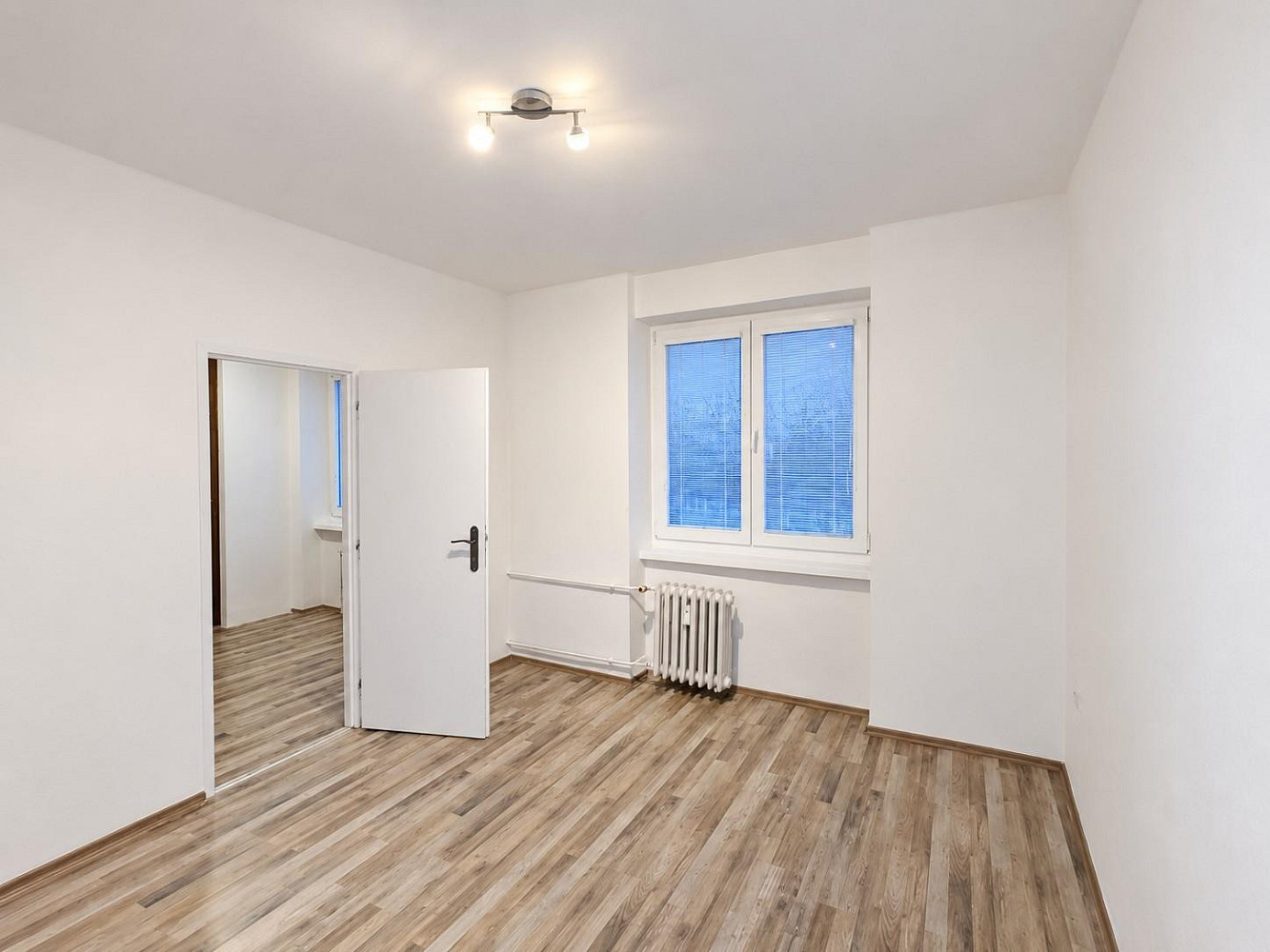 Pronájem bytu 2+1 52 m² – fotografie 2