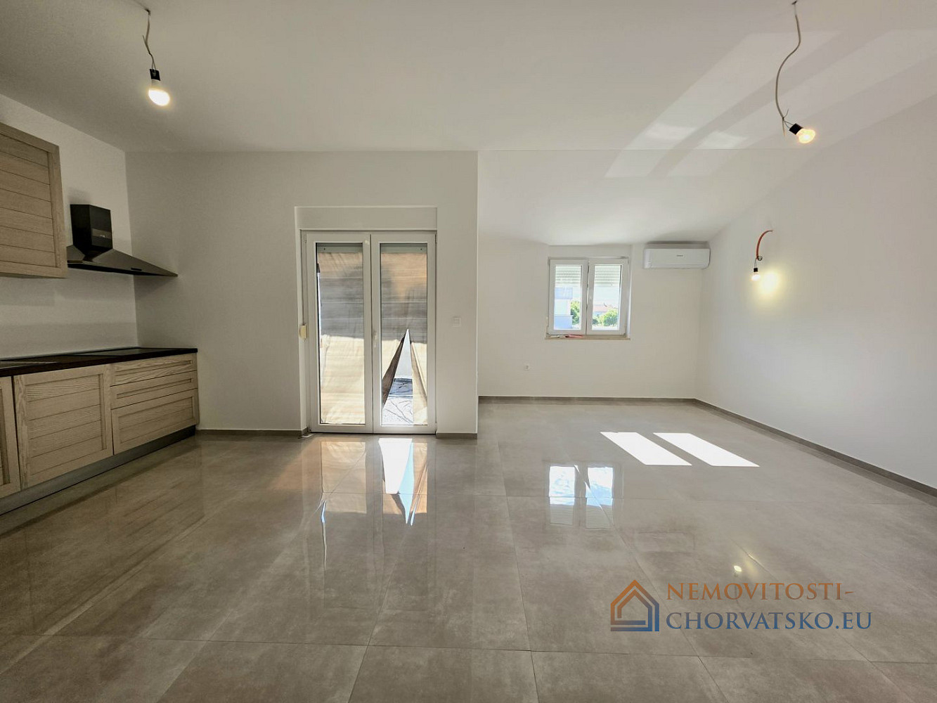 Prodej domu 195 m² s pozemkem 305 m² - Więcej