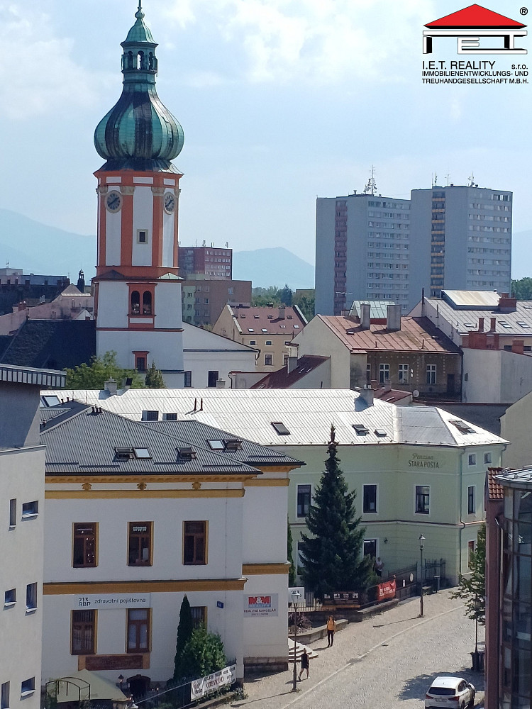 Pronájem kanceláře 300 m²