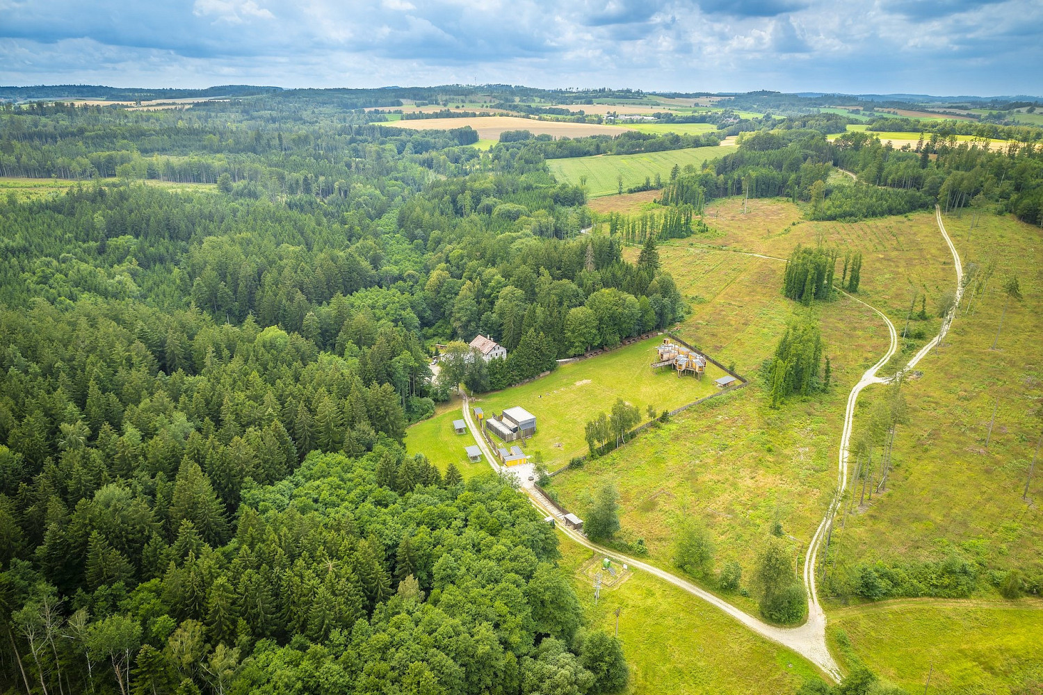Prodej komerčního objektu (jiného typu) 818 m² – pohled 4