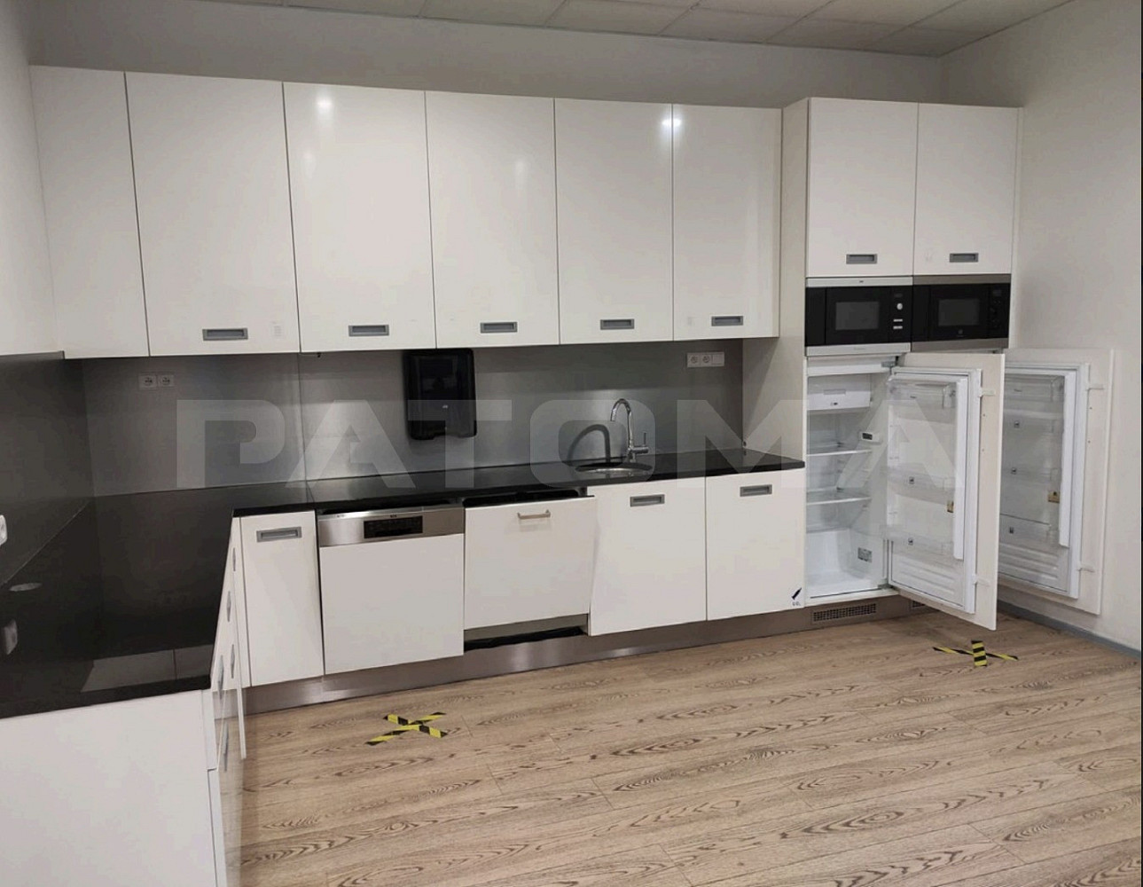 Pronájem kanceláře 1 470 m² – fotografie 4