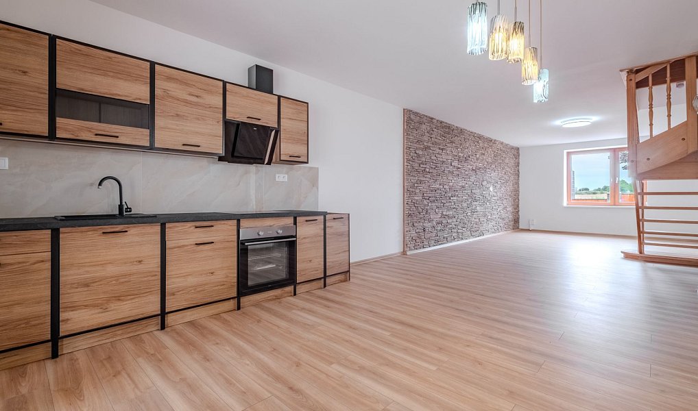 Prodej domu 181 m² s pozemkem 656 m², Vrbčany – náhled fotky 4