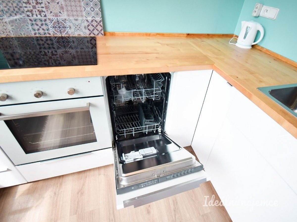 Pronájem bytu 1+1 32 m² – fotografie 3