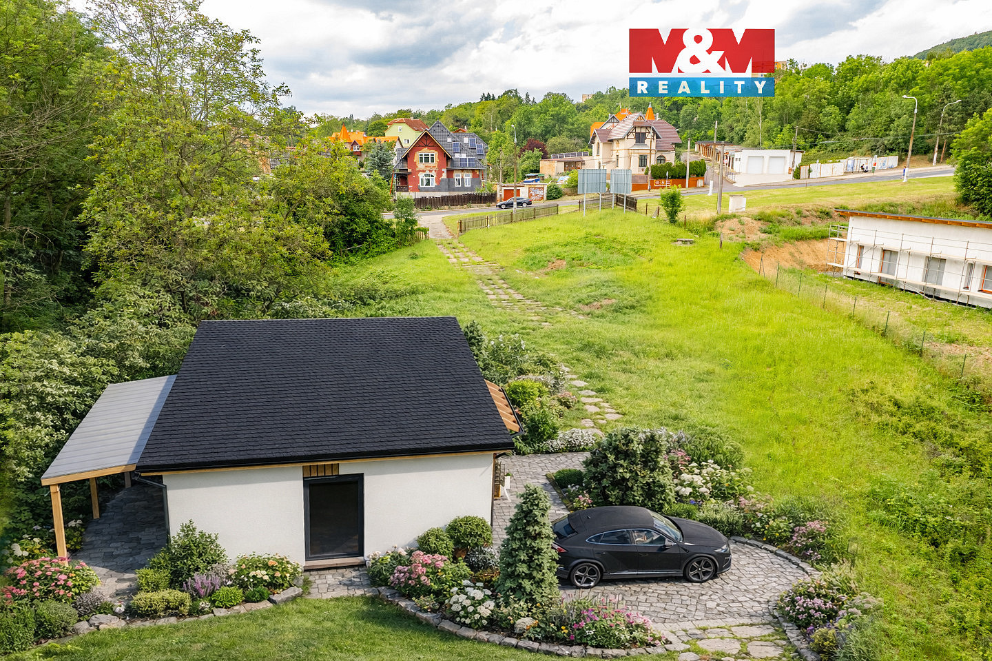 Prodej stavebního pozemku 1 261 m²