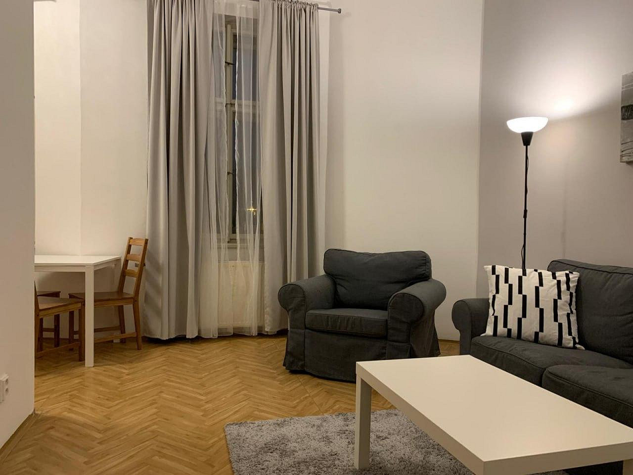 Pronájem bytu 2+1 74 m² — photo 2