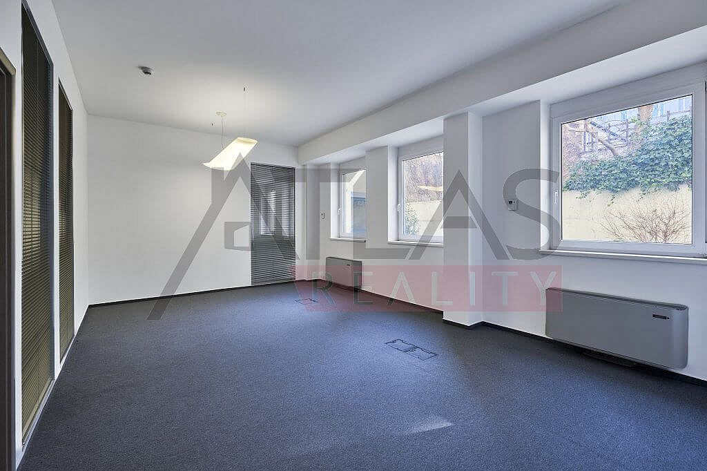 Pronájem kanceláře 46 m² – fotografie 4