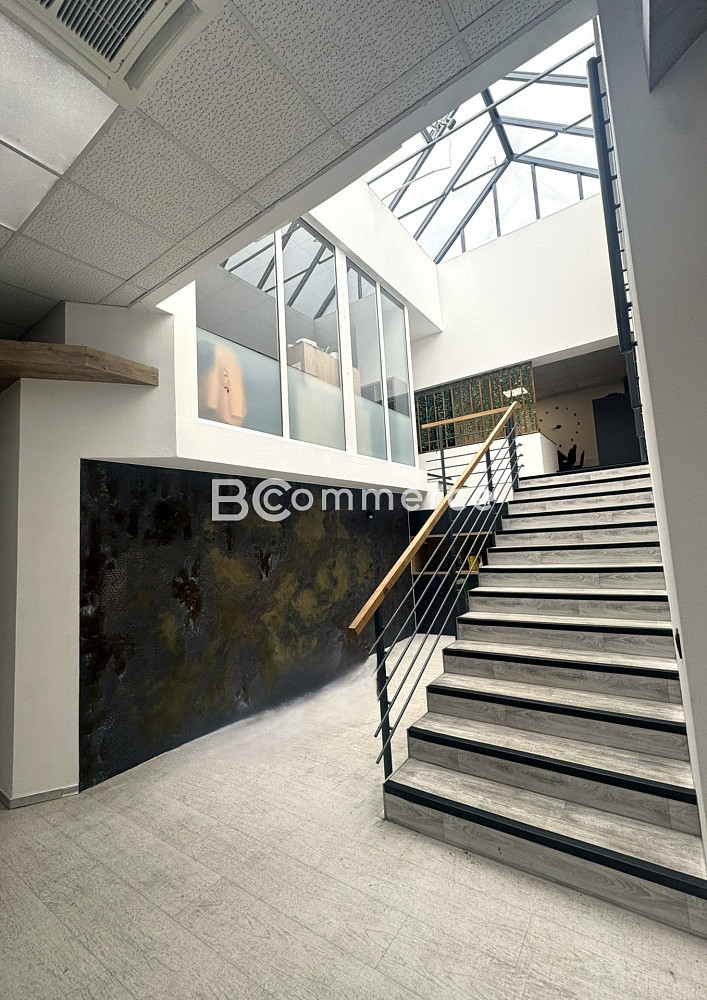 Pronájem kanceláře 504 m² — photo 4