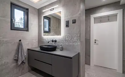 Prodej bytu 4+1 182 m², Ke Svatému Jánu, Beroun - Beroun-Hostim