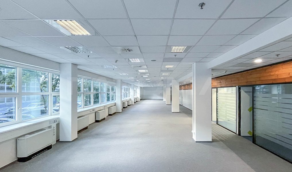 Pronájem kanceláře 607 m², Praha – náhled fotky 2