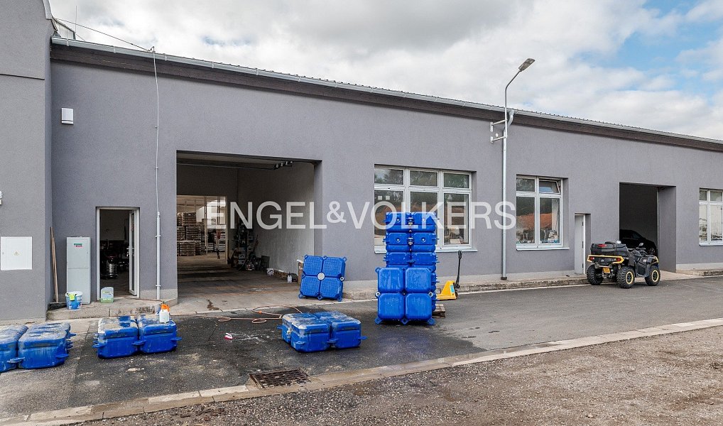 Pronájem skladovacích prostor 499 m², Smidary – náhled fotky 6