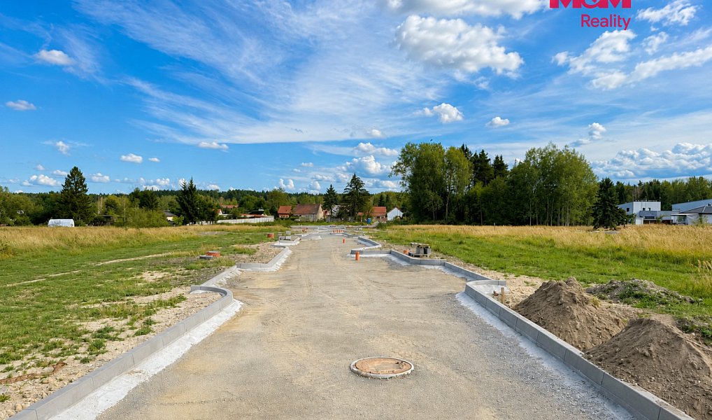 Prodej stavebního pozemku 993 m², Nová Ves – náhled fotky 3