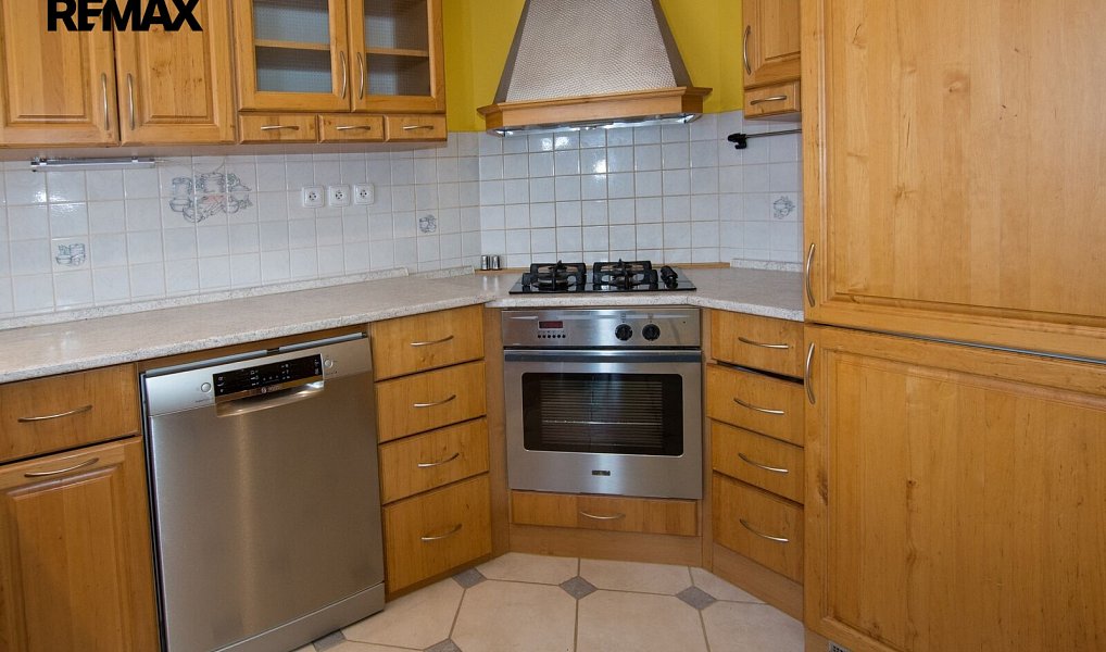 Prodej domu 252 m² s pozemkem 312 m², Jindřichův Hradec – náhled fotky 12