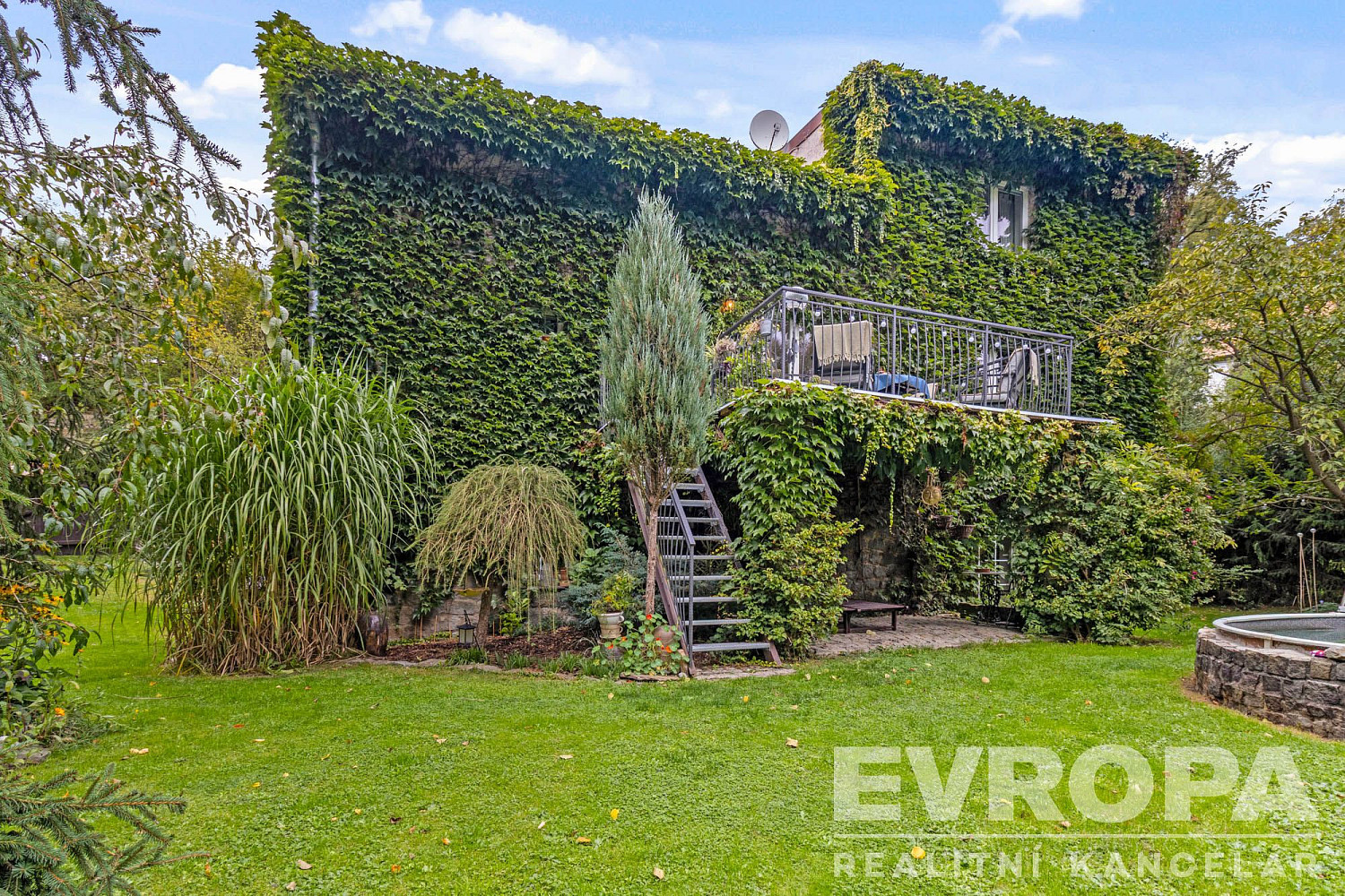 Prodej domu 228 m² s pozemkem 643 m² – fotografie 2