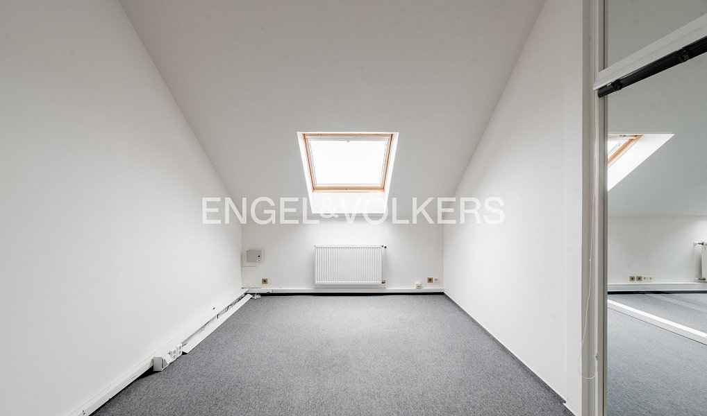 Pronájem kanceláře 132 m², Praha – náhled fotky 6