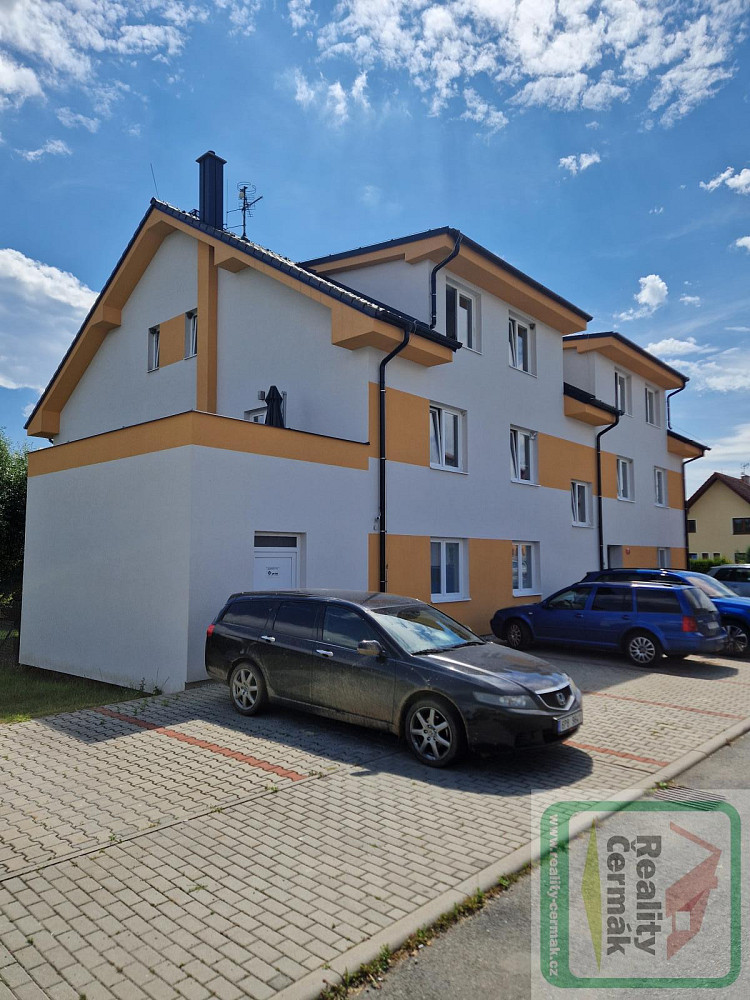 Pronájem bytu 2+kk 58 m² – pohled 2