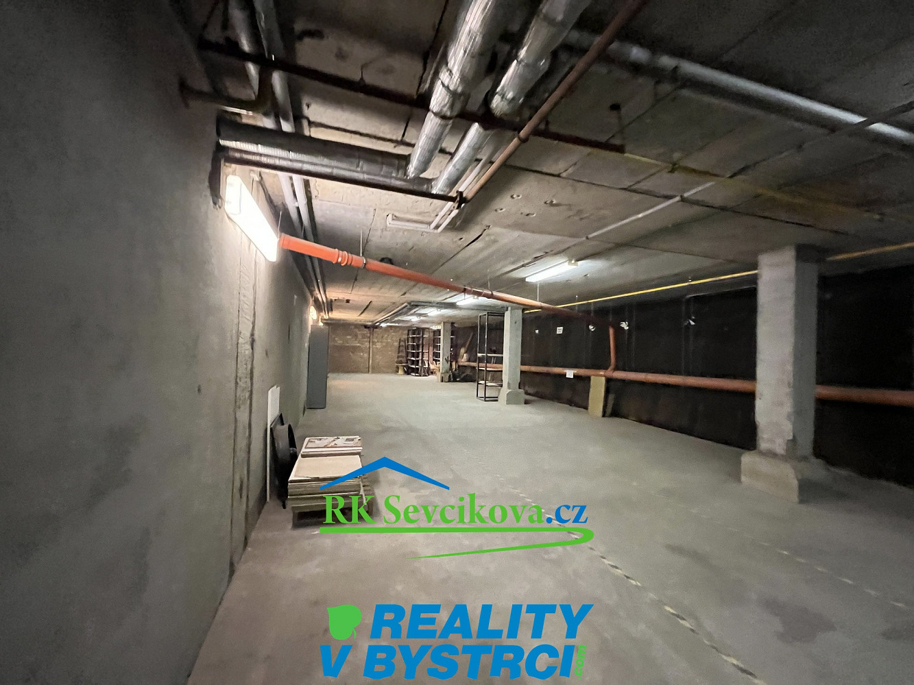 Pronájem skladovacích prostor 236 m²