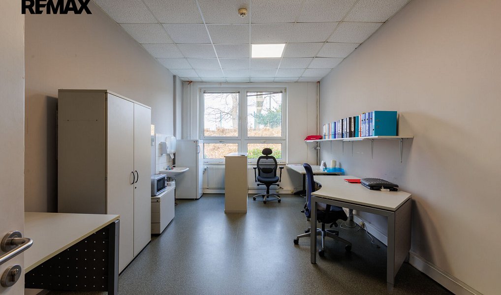 Pronájem skladovacích prostor 2 489 m², Chodová Planá – náhled fotky 21