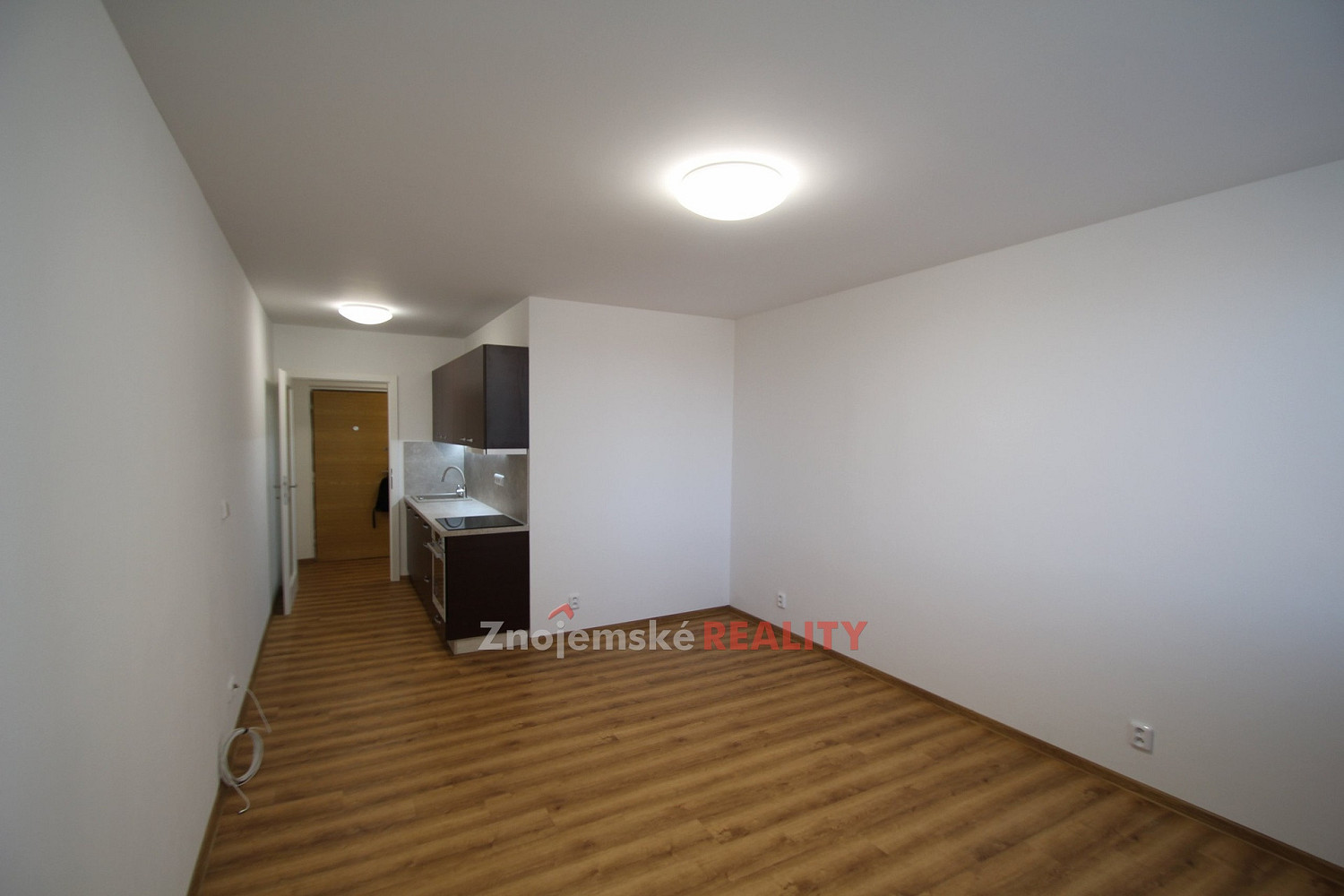 Pronájem bytu 1+kk 30 m² – fotografie 3