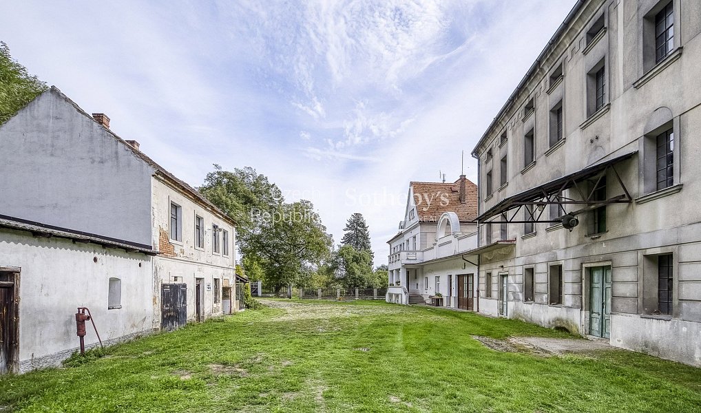 Prodej domu 350 m² s pozemkem 99 663 m², Lozice – náhled fotky 9