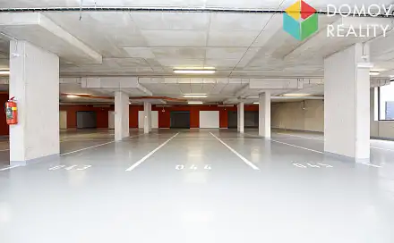 Parkovací místo ve společné garáži bytového domu, Nepilova ul., Nepilova, Beroun - Beroun-Město