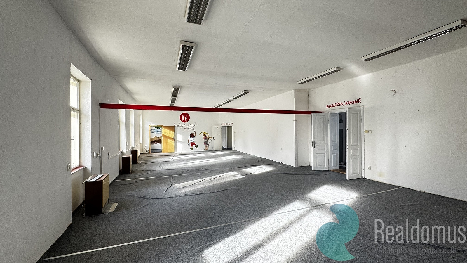 Pronájem kanceláře 150 m² — photo 2