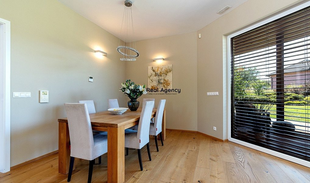 Prodej domu 214 m² s pozemkem 1 240 m², Trnová – náhled fotky 20