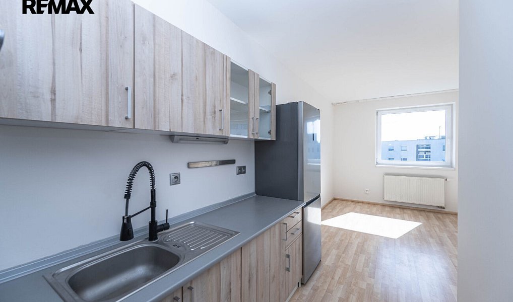 Pronájem bytu 1+kk 37 m², Praha – náhled fotky 3