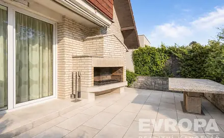 Prodej domu 342 m² s pozemkem 769 m², Armádní, Praha 6 - Suchdol