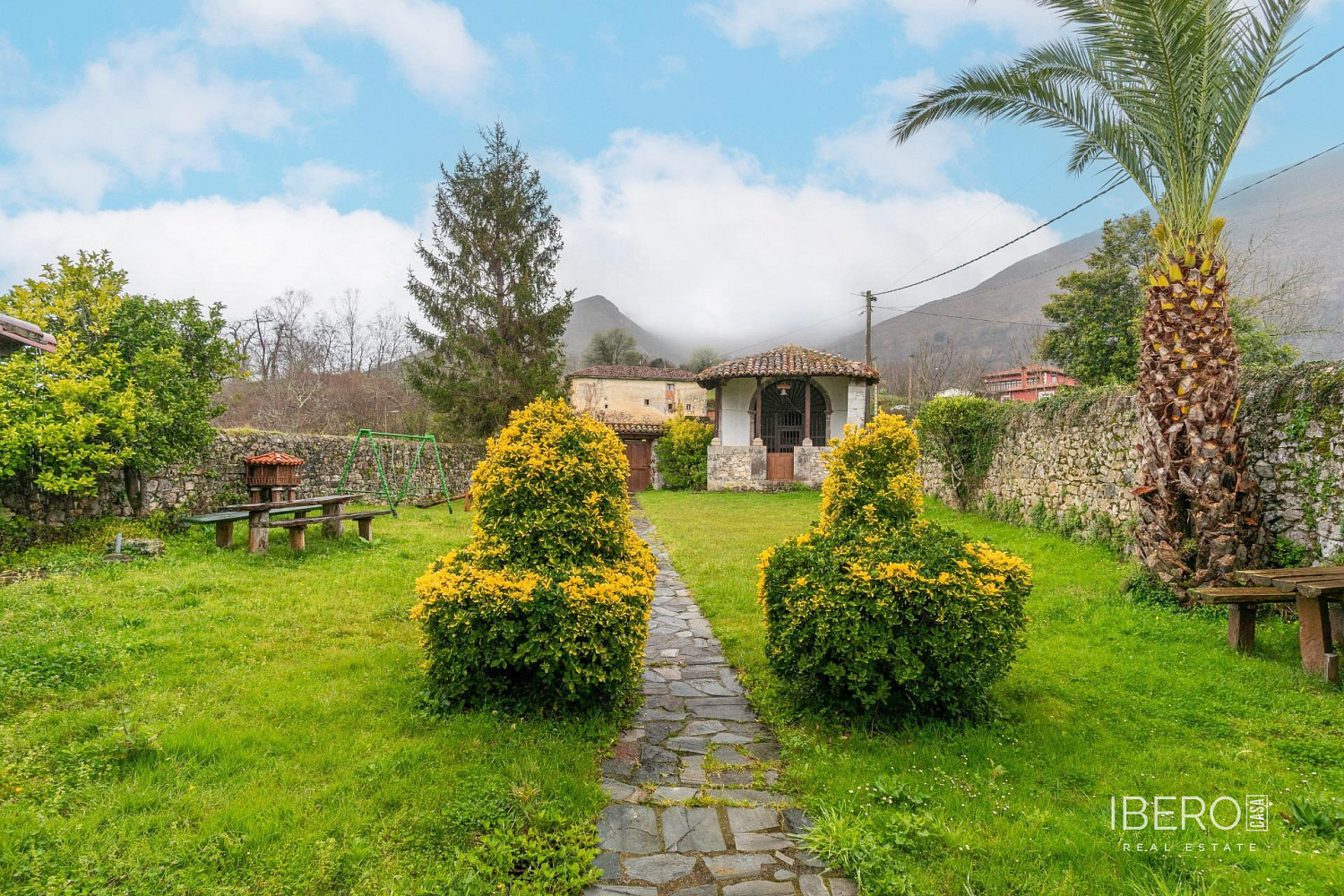 Prodej domu 330 m² s pozemkem 330 m²
