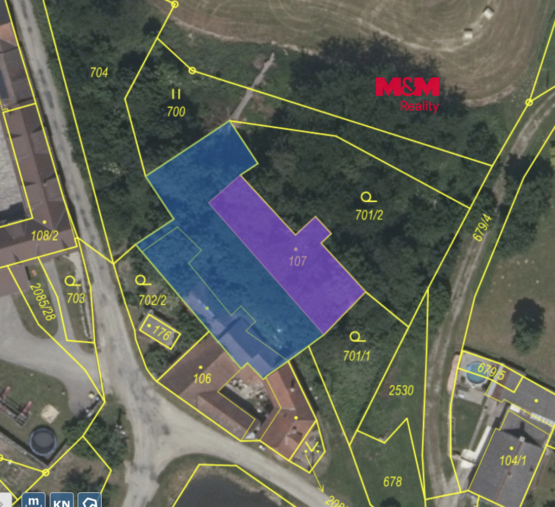 Prodej stavebního pozemku 1 018 m²