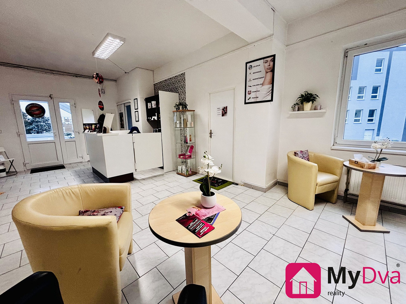 Pronájem obchodního prostoru 11 m², Znojmo – pohled 3