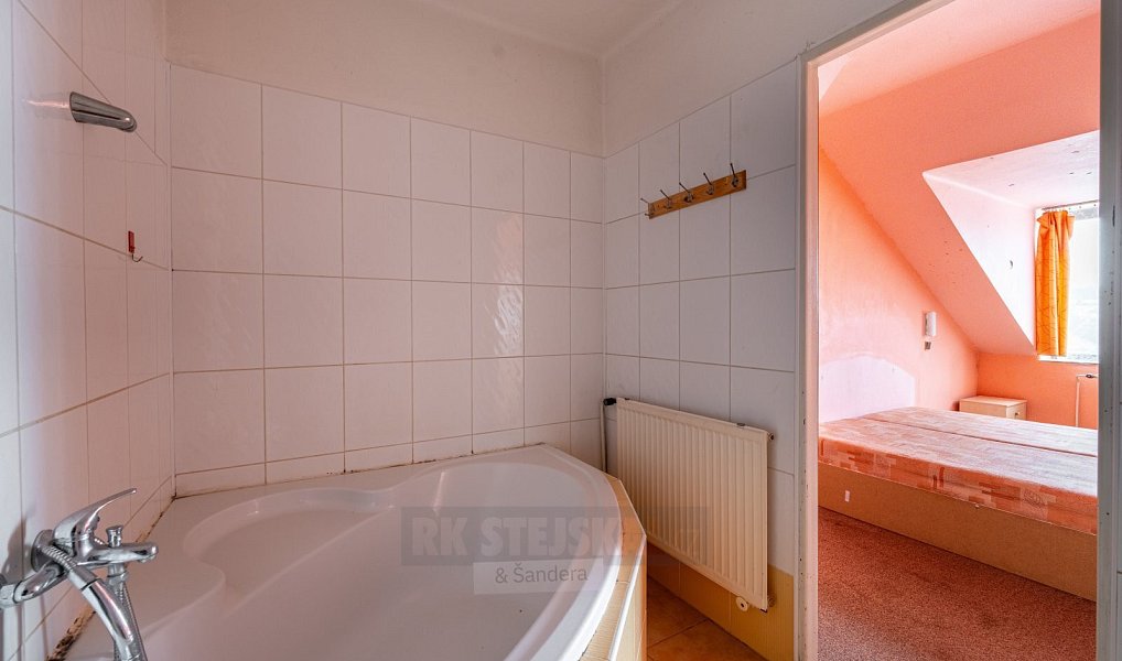 Prodej ubytovacího objektu 1 104 m², Protivín – náhled fotky 9