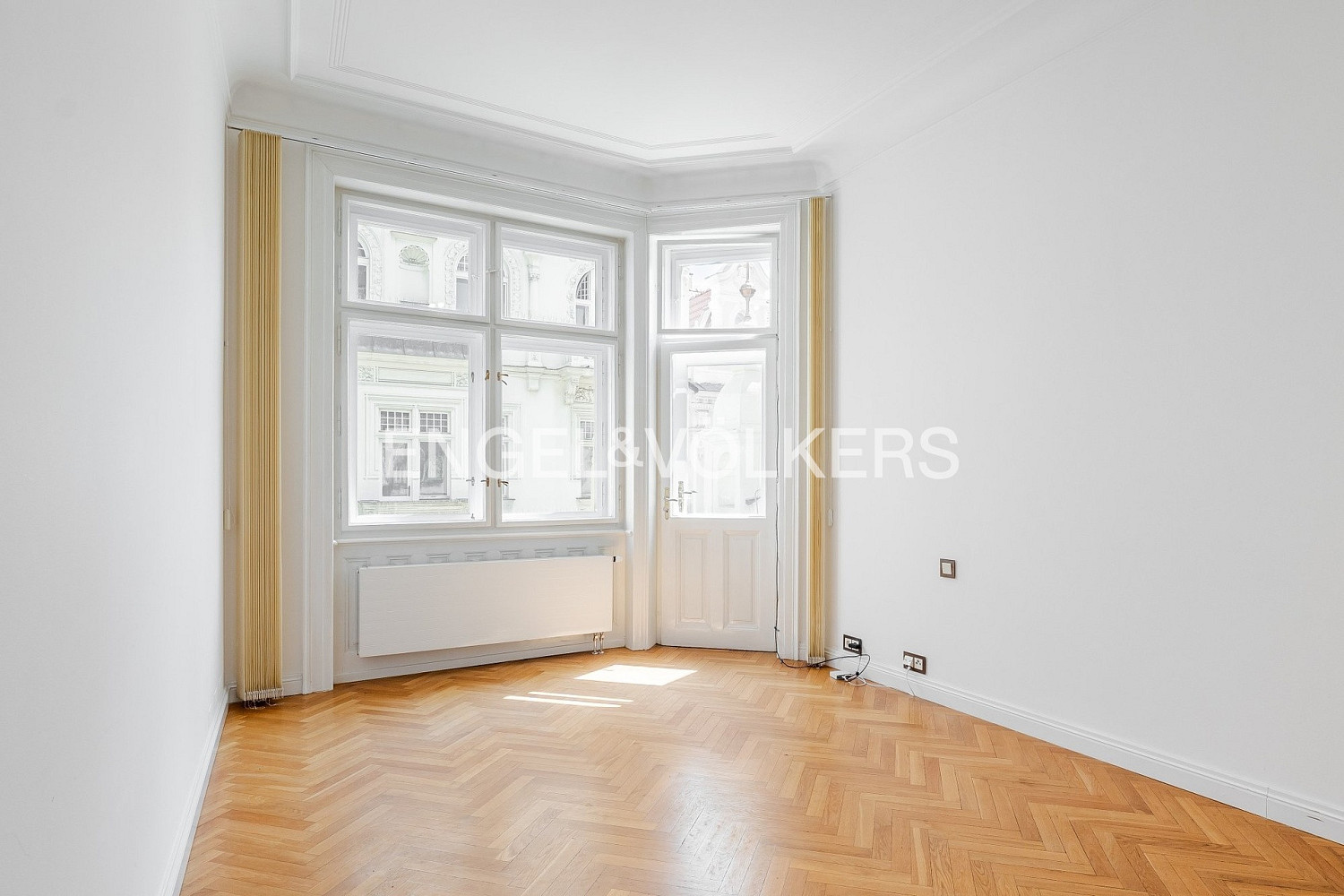 Pronájem bytu 3+1 138 m² — photo 2