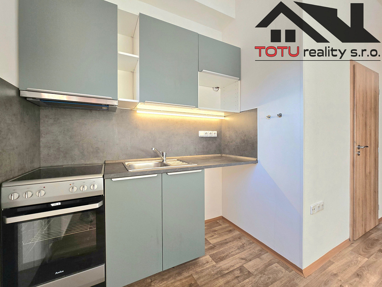 Pronájem bytu 1+kk 17 m² — photo 2