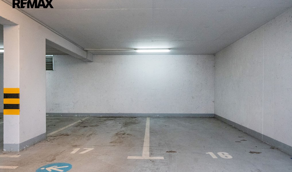 Prodej garážového parkovacího stání vedle Vojenské Nemocnice, Praha 6, Praha – náhled fotky 3