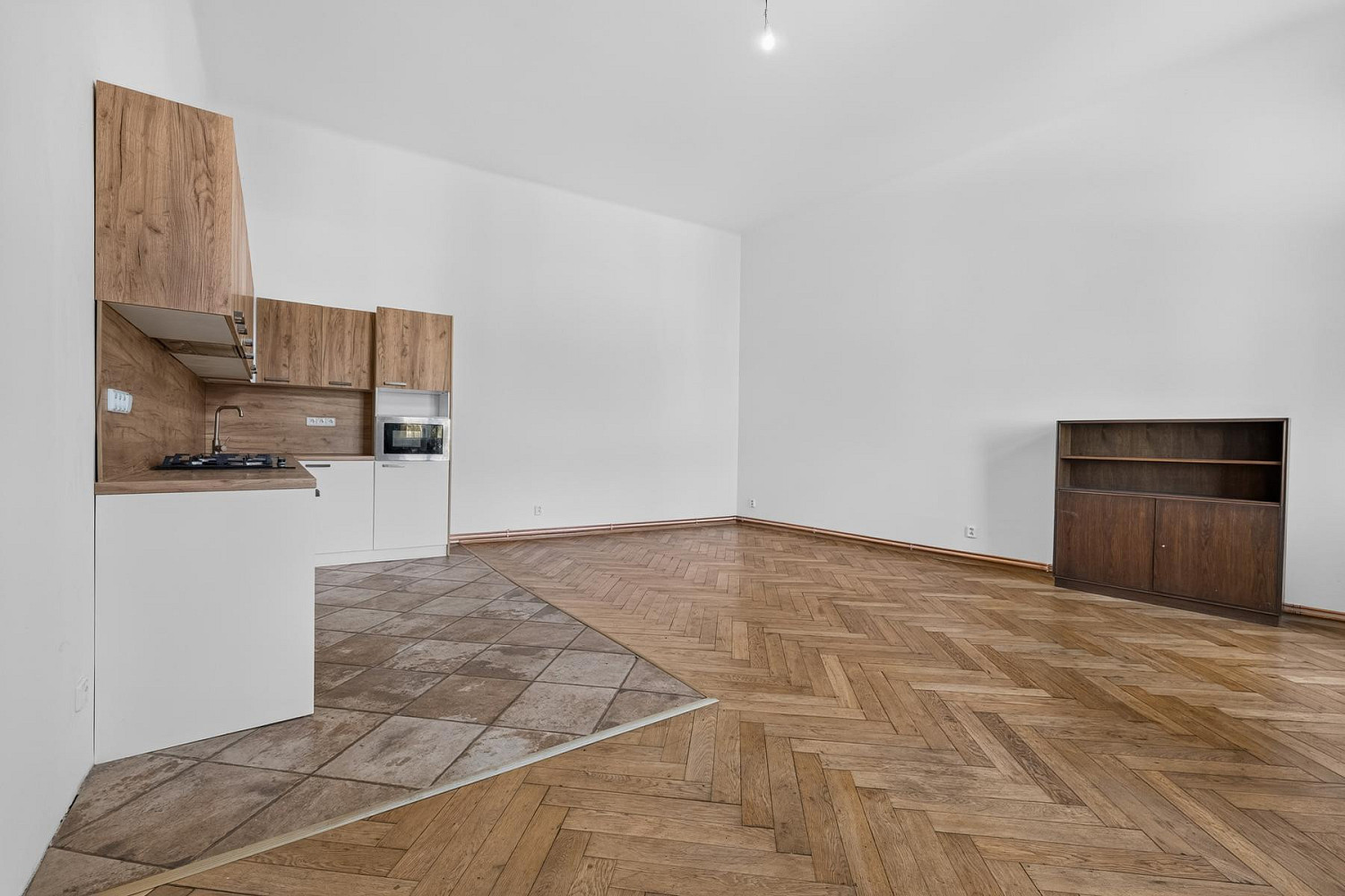 Pronájem bytu 2+kk 55 m² – fotografie 4