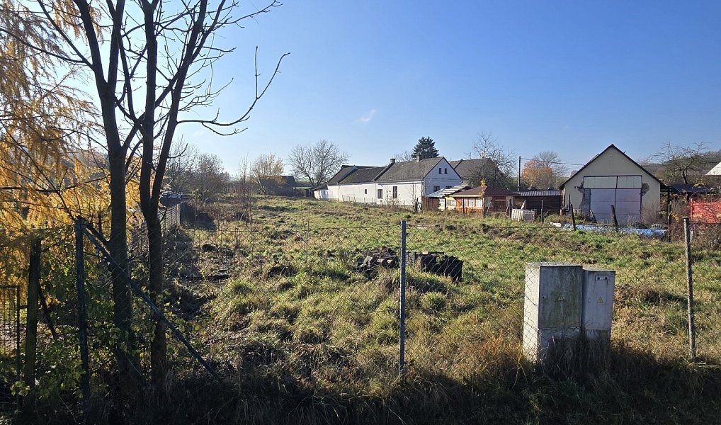 Prodej stavebního pozemku 1 860 m², Bouzov – náhled fotky 3
