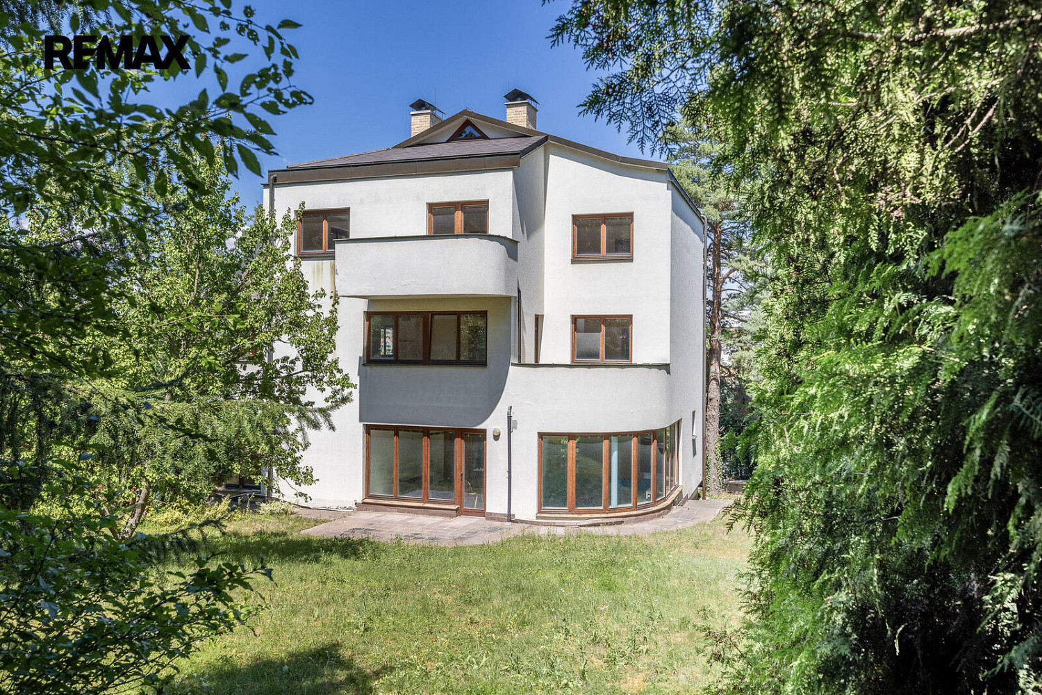 Prodej domu 358 m² s pozemkem 1 101 m²