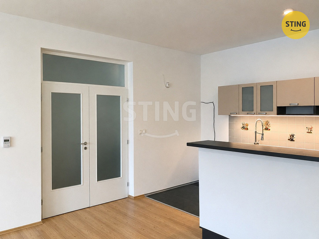 Pronájem bytu 3+kk 95 m² — photo 2