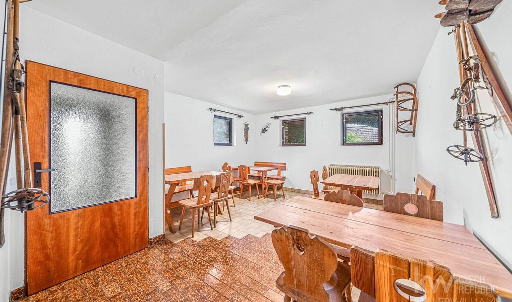 Prodej domu 570 m² s pozemkem 968 m², Železná Ruda – náhled fotky 10