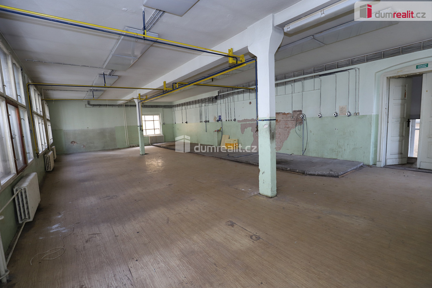 Prodej nájemního domu, činžáku 1 000 m² — photo 3